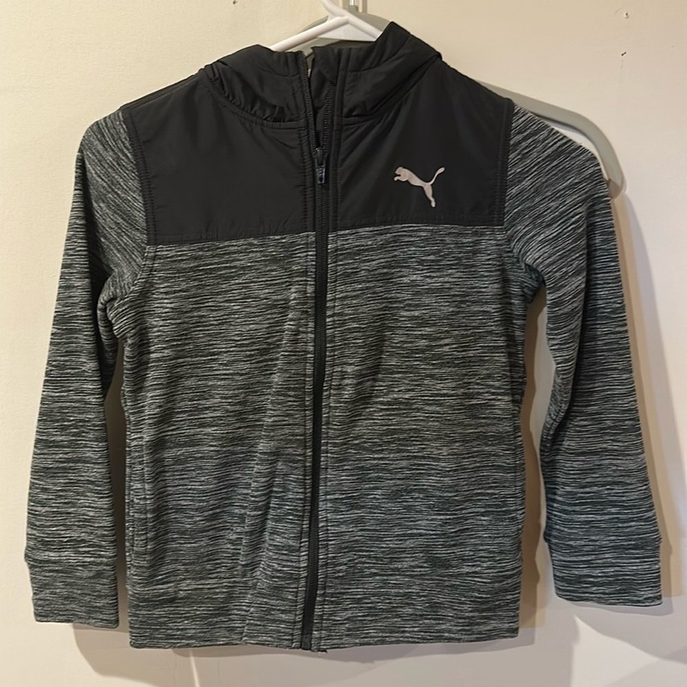 Boys Puma Lightweight Hooded Fleece Jacket size XS 5-6 A-2